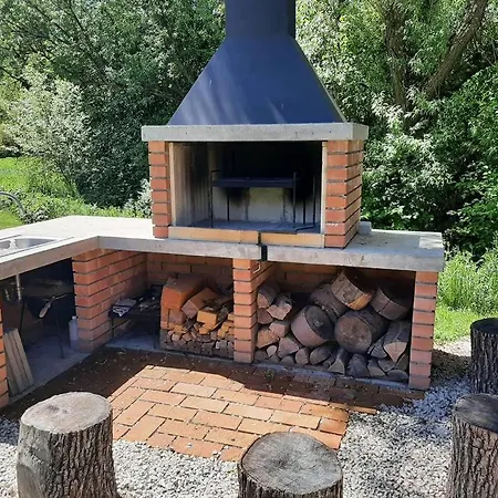 Dom Na Jazere Hébergement de vacances